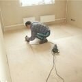 Как положить фанеру на бетонный пол?